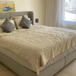 Marina Zina, Apartment