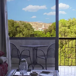Apparts-hotel Isni Aparthotel